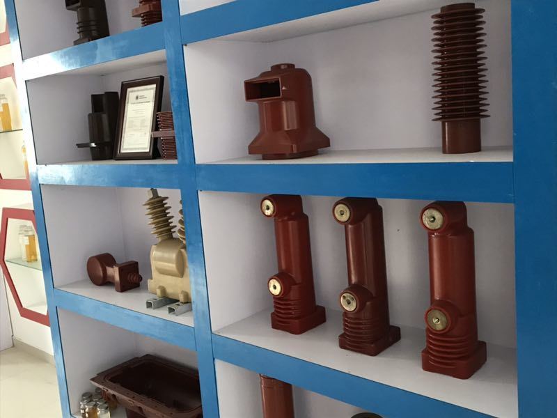 উচ্চ TG (70-125°C) এবং APG ও ঢালাই প্রক্রিয়া সহ 10-1100KV বৈদ্যুতিক নিরোধকের জন্য শিখা প্রতিরোধক ইপোক্সি রজন